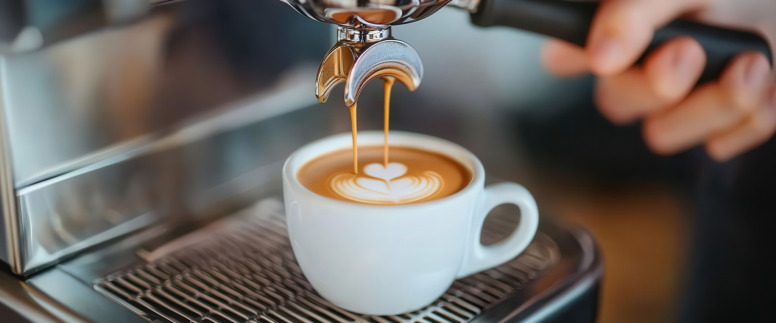 Ekspres z pojemnikiem na mleko czy bez? 